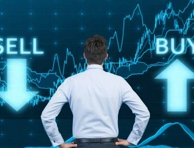 Back to the future: Μετά από 8 χρόνια μνημονίων επιστροφή στο... 2010 - Πώς θα (ξανα)σωθούν οι τράπεζες;